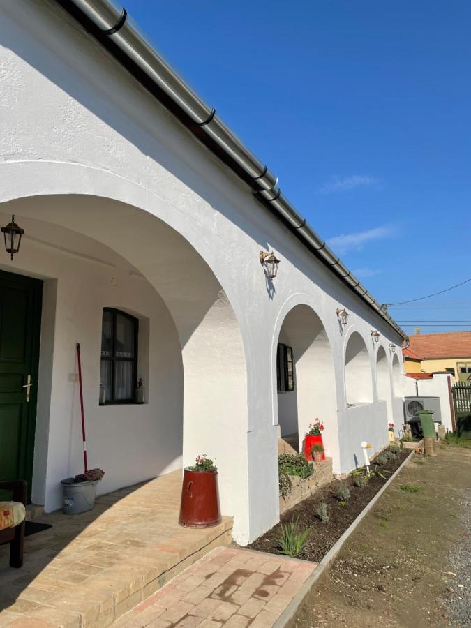 Fuszeres Porta Mihalyfa Exterior foto
