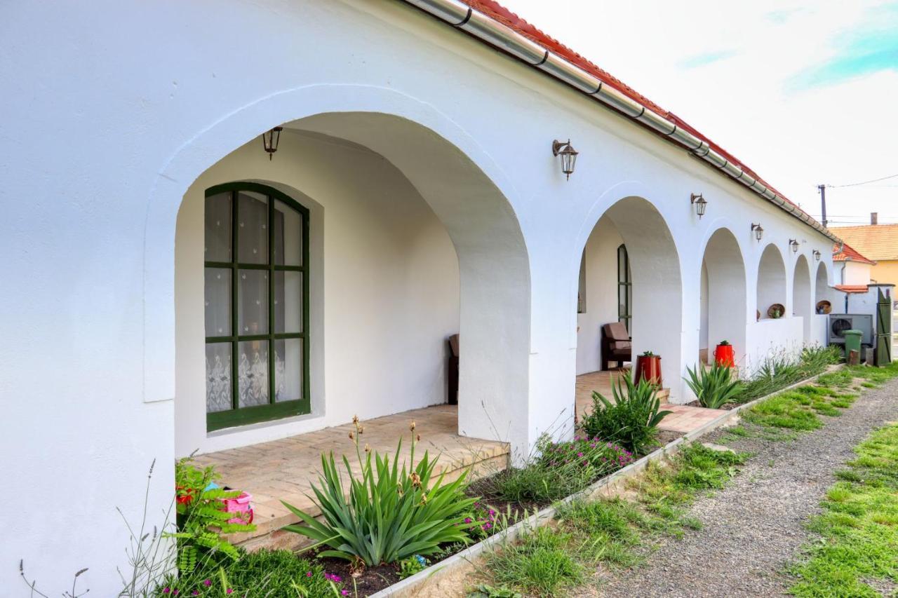 Fuszeres Porta Mihalyfa Exterior foto