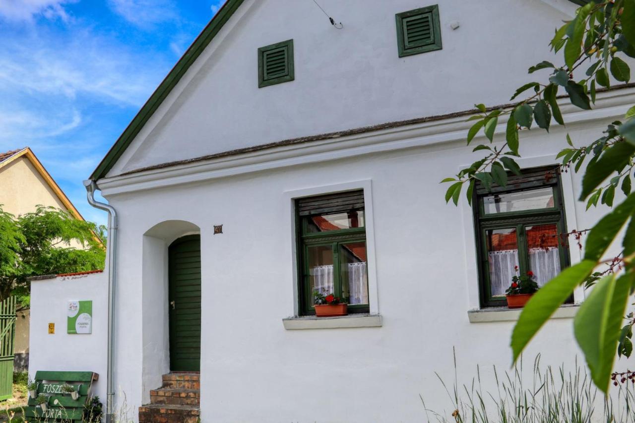 Fuszeres Porta Mihalyfa Exterior foto